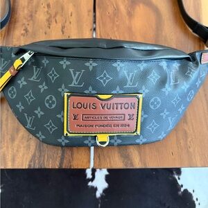 🔥NEW!🔥 Louis Vuitton Discovery Bumbag!
